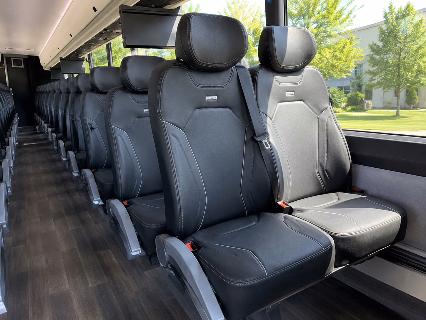 shuttle guests between brooklyn hotels and your wedding venue without the headache